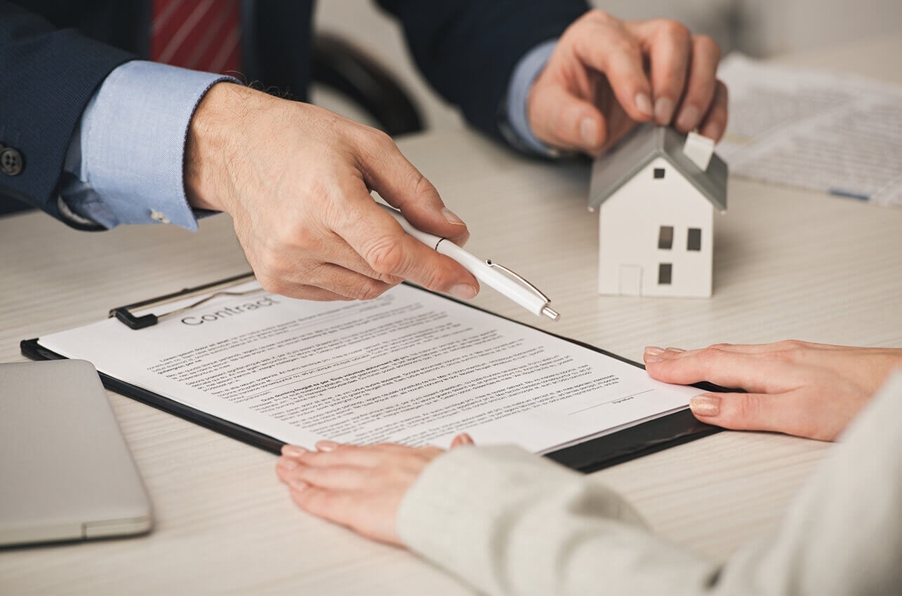 15 Eylül'de devreye girecek miad olacak VERGİ LEVHASI OLMAYAN EMLAKÇILIK YAPAMAYACAK