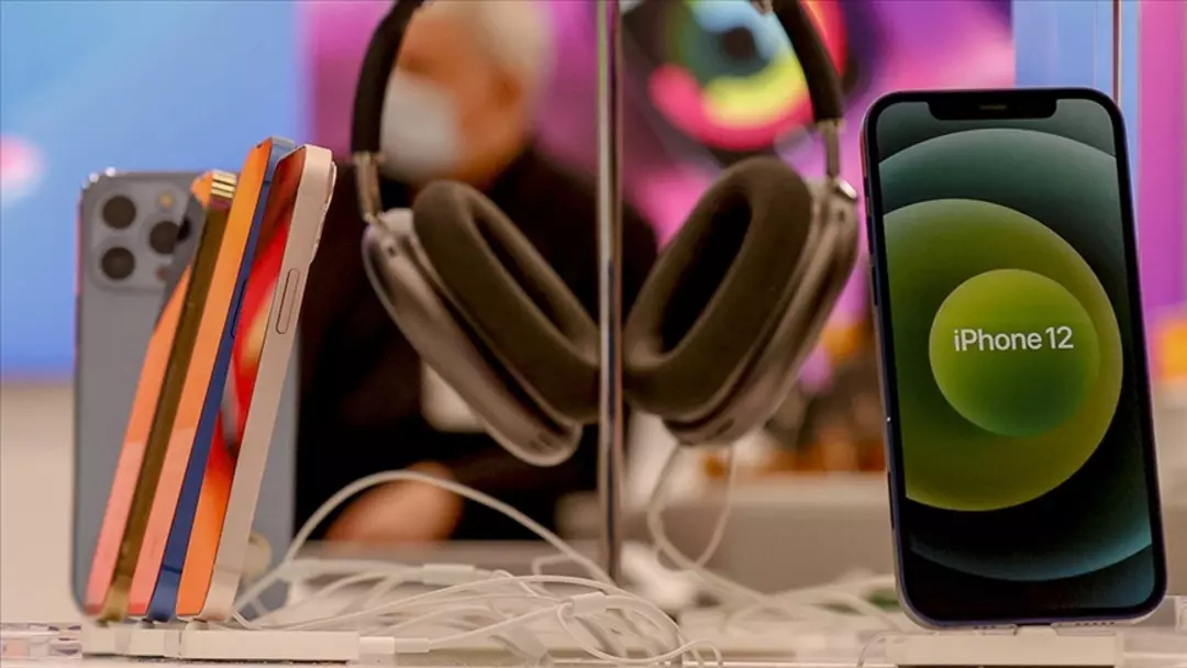 Apple'dan iPhone 12'lere 'radyasyon' güncellemesi!