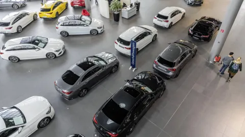 Otomobil fiyatlarında görülmemiş artış