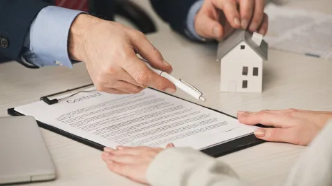 15 Eylül'de devreye girecek miad olacak VERGİ LEVHASI OLMAYAN EMLAKÇILIK YAPAMAYACAK