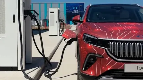 Togg Elektrikli Araçlar Hızlı Şarj İstasyonu Destek Programıyla Nisan ayına kadar 81 ilimizde bin 571 şarj istasyonu kurulacak