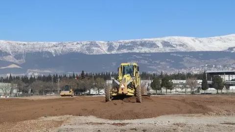 Selçuk Bayraktar duyurdu! Kahramanmaraşta iki bin kişilik konteyner kentin yapımına başlandı 