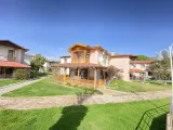 Seferihisar Erdem Tur Sitesi’nde Havuzlu Ve Güvenlikli Müstakil Konfor Satılık 3+1 Villa