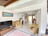Seferihisar.şenköy Sitesi'nde Sıfır.tadilatlı,Köşe Parsel Müstakil Satılık 3+1 Villa