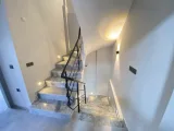 Seferihisar Cumhuriyet'te Denize Yürüme Mesafesinde Lüks 3+1 Köşe Villa