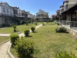 Gümüldür Fevzi Çakmak’ta Denize Sıfır, Havuzlu Prestijli Satılık 3+1 Villa