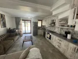 Gümüldür Fevzi Çakmak’ta Denize Sıfır, Havuzlu Prestijli Satılık 3+1 Villa