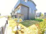 Seferihisar Sakız Ağacı'nda Denize Sıfır, Modern Tasarımlı Satılık 3+1 Müstakil Villa