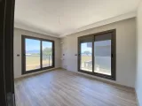 Seferihisar Sakız Ağacı'nda Denize Sıfır, Modern Tasarımlı Satılık 3+1 Müstakil Villa