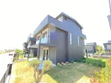 Seferihisar Sakız Ağacı'nda Denize Sıfır, Modern Tasarımlı Satılık 3+1 Müstakil Villa