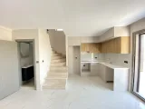 Seferihisar Sakız Ağacı'nda Denize Sıfır, Modern Tasarımlı Satılık 3+1 Müstakil Villa