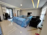 Seferihisar Cumhuriyet Mahallesi'nde denize 1 km satılık 4+1 geniş bahçeli lüks villa