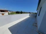 Seferihisar Cumhuriyet Mahallesi'nde denize 1 km satılık 4+1 geniş bahçeli lüks villa