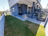 Seferihisar Cumhuriyet Mahallesi'nde denize 1 km satılık 4+1 geniş bahçeli lüks villa