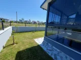 Seferihisar Cumhuriyet Mahallesi'nde denize 1 km satılık 4+1 geniş bahçeli lüks villa
