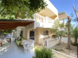 Seferihisar Atatürk Mah.'de denize 100 metre, panoramik teraslı lüks 3+1 Villa