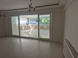 Urla Zeytinalani mahallesi. 3+1+kis bahçesi mevcut