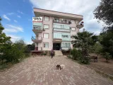 Seferihisar Ürkmez Mersin Alanı'nda, Full Eşyalı, Kapalı Otoparklı Satılık 2+1 Daire